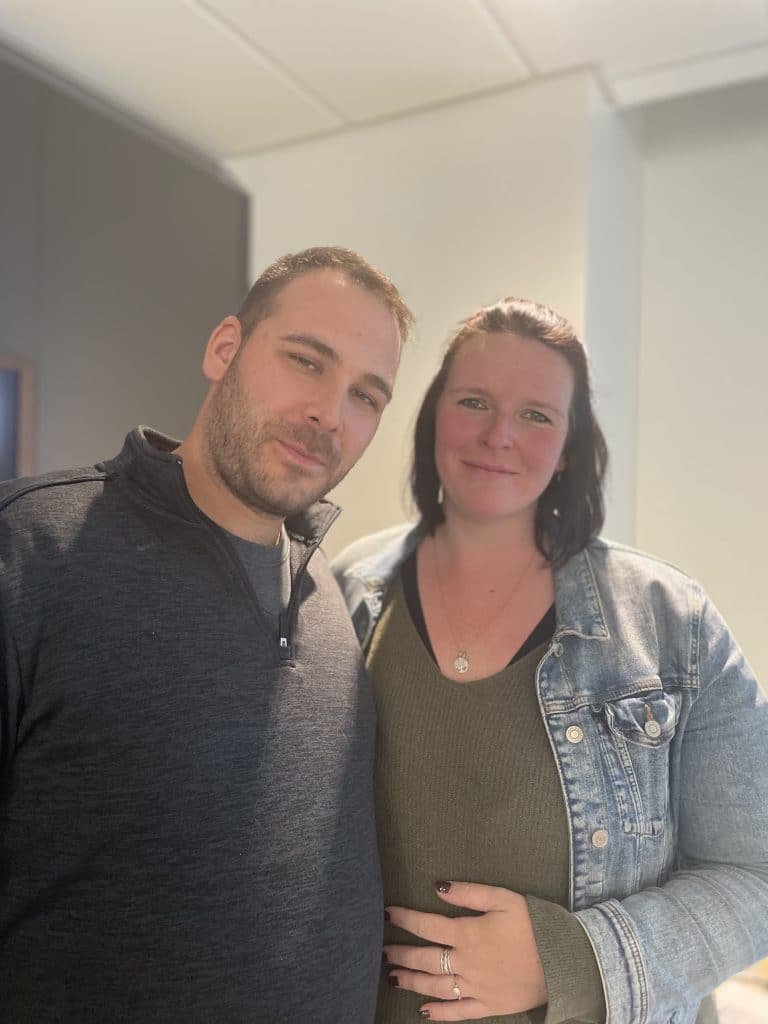 Mathieu Bergevin, a drug-resistant epilepsy patient treated at the CHUM, with his wife.