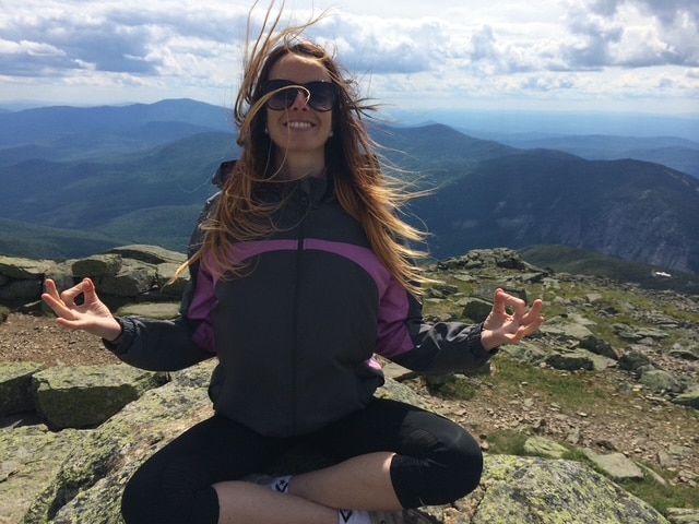 Julie Bournival au sommet du mont Lafayette avant sa chirurgie de l'épilepsie